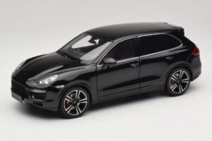 Porsche Cayenne Turbo S 92A Juoda Metalinė Minichamps 1:18 110062100 Metalas