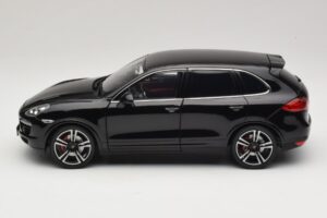 Porsche Cayenne Turbo S 92A Juoda Metalinė Minichamps 1:18 110062100 Metalas - nuotrauka 4 iš 8