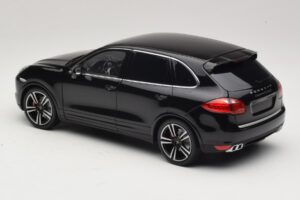Porsche Cayenne Turbo S 92A Juoda Metalinė Minichamps 1:18 110062100 Metalas - nuotrauka 7 iš 8