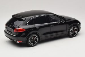 Porsche Cayenne Turbo S 92A Juoda Metalinė Minichamps 1:18 110062100 Metalas - nuotrauka 3 iš 8