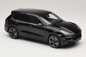 Porsche Cayenne Turbo S 92A Juoda Metalinė Minichamps 1:18 110062100 Metalas - nuotrauka 6 iš 8