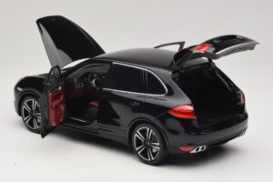 Porsche Cayenne Turbo S 92A Juoda Metalinė Minichamps 1:18 110062100 Metalas - nuotrauka 5 iš 8