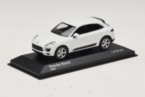 Porsche Macan 95B Baltas Minichamps 1:43 410062601 Metalas - nuotrauka 2 iš 4