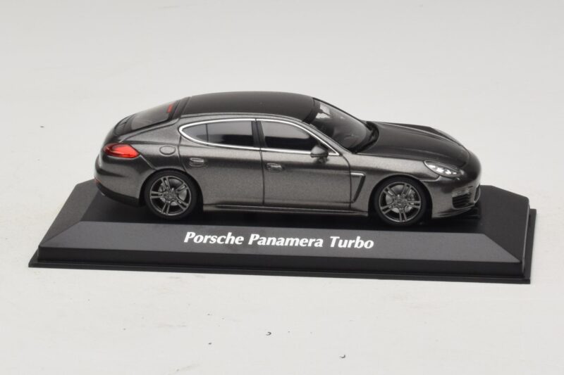 Porsche Panamera 970 Turbo Pilka Metalik Maxichamps 1:43 Porsche Panamera 970 Turbo Pilka Metalik Maxichamps 1:43 940062371 Metalas