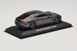 Porsche Panamera 970 Turbo Pilka Metalik Maxichamps 1:43 940062371 Metalas - nuotrauka 2 iš 4