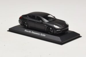Porsche Panamera 970 Turbo Matinis Juodas Maxichamps 1:43 940062370 Metalas - nuotrauka 3 iš 4