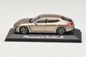 Porsche Panamera 970 Turbo S Bronzinė Metalik Minichamps 1:43 WAP0200600E Metalas