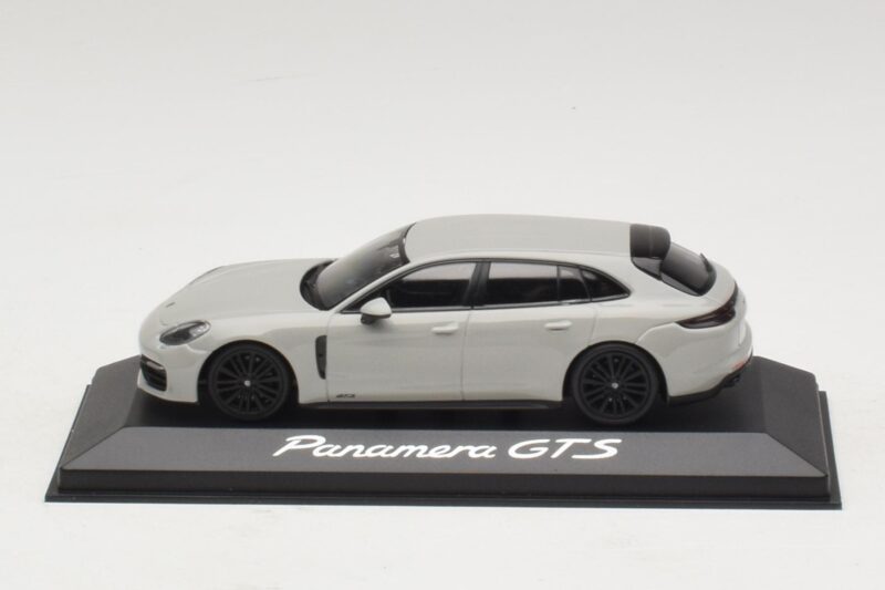 Porsche Panamera GTS 971 Chalk Grey Minichamps 1:43 Porsche Panamera GTS 971 Chalk Grey Minichamps 1:43 WAP0207640J Metalas