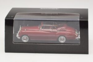 Rolls-Royce Silver Cloud II Kabrioletas Raudonas Minichamps 1:43 436134930 Metalas - nuotrauka 4 iš 4