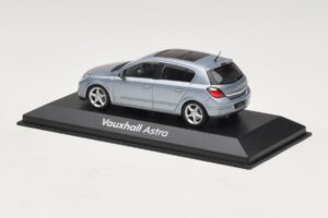 Vauxhall Astra H Sedan Šviesiai Mėlynas Metalinis Minichamps 1:43 ASTRA007 Metalas - nuotrauka 3 iš 4
