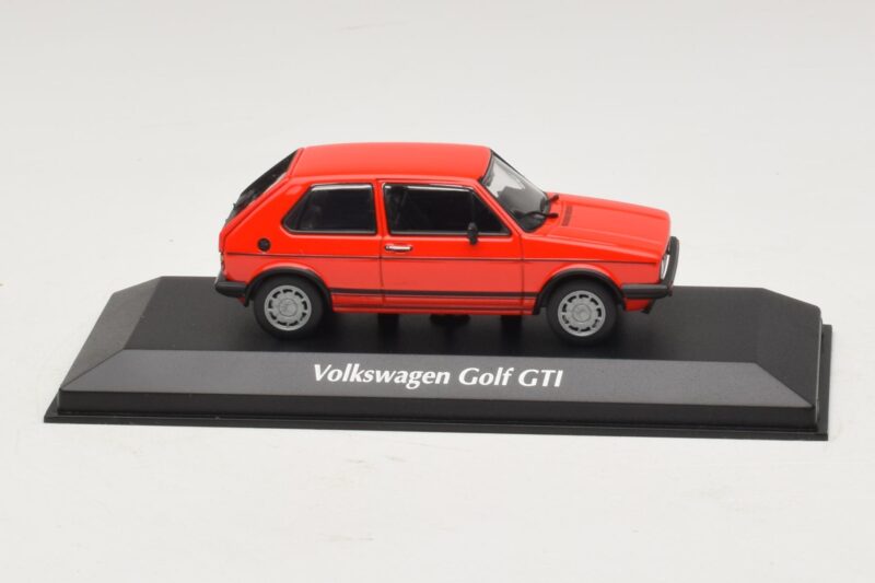 Volkswagen Golf GTI Mk1 Raudonas Maxichamps 1:43 Volkswagen Golf GTI Mk1 Raudonas Maxichamps 1:43 940055170 Metalas