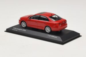 Volkswagen Jetta Mk6 Raudonas Minichamps 1:43 400059001 Metalas - nuotrauka 3 iš 4
