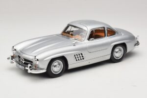 Mercedes 300 SL W198 Gullwing sidabrinis Norev 1:18 Mercedes 300 SL W198 Gullwing sidabrinis Norev 1:18 183857 Metalas