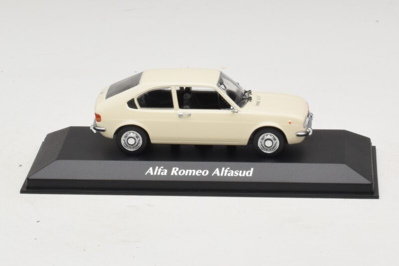 Alfa Romeo Alfasud Baltas Maxichamps 1:43 940120101 Metalas
