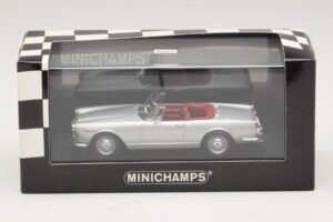 Alfa Romeo Spider 916 3.2 V6 24V Sidabrinis Minichamps 1:43 400120330 Metalas - nuotrauka 4 iš 5