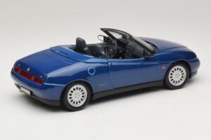 Alfa Romeo Spider 916 Mėlynas Maisto 1:18 31831 Metalas - nuotrauka 3 iš 8