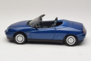 Alfa Romeo Spider 916 Mėlynas Maisto 1:18 31831 Metalas - nuotrauka 4 iš 8