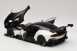 Aston Martin Vulcan Stratus White Su Mėlynomis ir Raudonomis Juostomis AUTOart 1:18 70261 Kompozitas - nuotrauka 5 iš 8