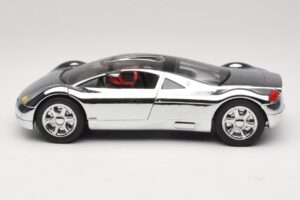 Audi Avus Quattro Chrome Silver Revell 1:18 08830 Metalas - nuotrauka 4 iš 8