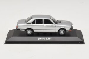 BMW 520 E12 Sidabrinis Maxichamps 1:43 940023000 Metalas