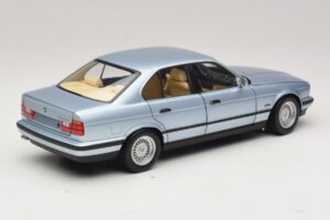 BMW 535i E34 Šviesiai Mėlyna Metalik Minichamps 1:18 100024007 Metalas - nuotrauka 3 iš 8