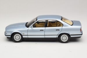 BMW 535i E34 Šviesiai Mėlyna Metalik Minichamps 1:18 100024007 Metalas - nuotrauka 4 iš 8