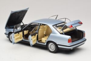 BMW 535i E34 Šviesiai Mėlyna Metalik Minichamps 1:18 100024007 Metalas - nuotrauka 5 iš 8