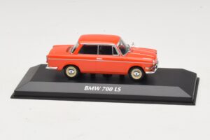 BMW 700 LS Raudonas Maxichamps 1:43 940023701 Metalas