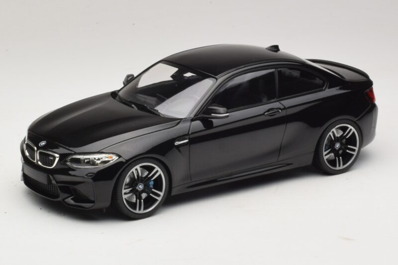 BMW M2 F87 Juoda Metalik Minichamps 1:18 155026100 Metalas
