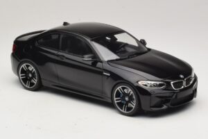 BMW M2 F87 Juoda Metalik Minichamps 1:18 155026100 Metalas - nuotrauka 4 iš 6