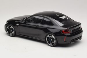 BMW M2 F87 Juoda Metalik Minichamps 1:18 155026100 Metalas - nuotrauka 5 iš 6