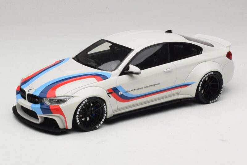 BMW M4 F82 Liberty Walk Pakaitinė Dėžė GT Spirit 1:18 GT067-R1 Derva
