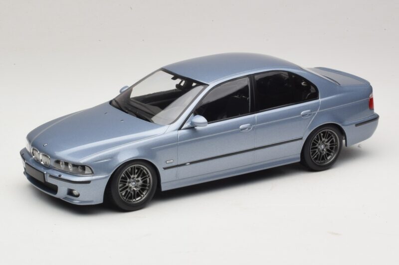 BMW M5 E39 Silverstone Blue Metallic KK-Scale 1:18 KKDC181622 Metalas