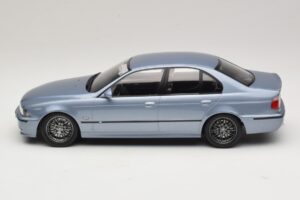 BMW M5 E39 Silverstone Blue Metallic KK-Scale 1:18 KKDC181622 Metalas - nuotrauka 3 iš 6