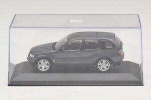 BMW X5 E53 4.4i Pilka Metalik Pakaitinė Dėžė Minichamps 1:43 80420393166-R1 Metalas - nuotrauka 4 iš 5
