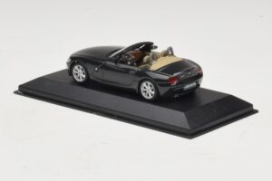 BMW Z4 E85 Juoda Metalik Pakaitinė Dėžė Minichamps 1:43 80420144055-R1 Metalas - nuotrauka 3 iš 5