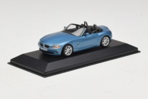 BMW Z4 E85 Šviesiai Mėlyna Metalik Pakaitinė Dėžė Minichamps 1:43 80420144054-R1 Metalas - nuotrauka 2 iš 5