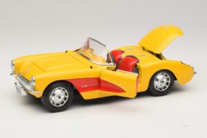 Chevrolet Corvette C1 Kabrioletas Geltonas Raudonas Bburago 1:18 3034-M2 Metalas - nuotrauka 2 iš 8