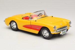 Chevrolet Corvette C1 Kabrioletas Geltonas Raudonas Bburago 1:18 3034-M2 Metalas - nuotrauka 6 iš 8