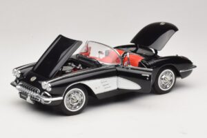 Chevrolet Corvette C1 Tuxedo Black AUTOart 1:18 71142 Metalas - nuotrauka 2 iš 8
