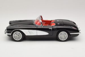 Chevrolet Corvette C1 Tuxedo Black AUTOart 1:18 71142 Metalas - nuotrauka 4 iš 8