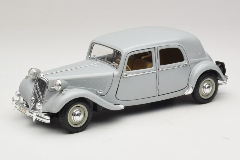Citroen 15CV Six Pilkas Maisto 1:18 31837 Metalas