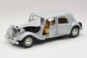 Citroen 15CV Six Pilkas Maisto 1:18 31837 Metalas - nuotrauka 2 iš 8