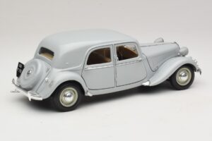 Citroen 15CV Six Pilkas Maisto 1:18 31837 Metalas - nuotrauka 3 iš 8