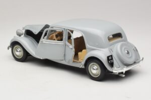 Citroen 15CV Six Pilkas Maisto 1:18 31837 Metalas - nuotrauka 5 iš 8