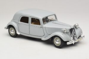 Citroen 15CV Six Pilkas Maisto 1:18 31837 Metalas - nuotrauka 6 iš 8