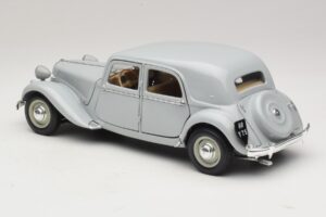 Citroen 15CV Six Pilkas Maisto 1:18 31837 Metalas - nuotrauka 7 iš 8