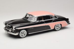 DeSoto Fireflite Sedan Juodas & Rožinė KK-Scale 1:18 KKDC181542 Metalas