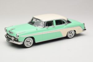 DeSoto Fireflite Sedan Šviesiai Žalia & Kreminė KK-Scale 1:18 KKDC181543 Metalas