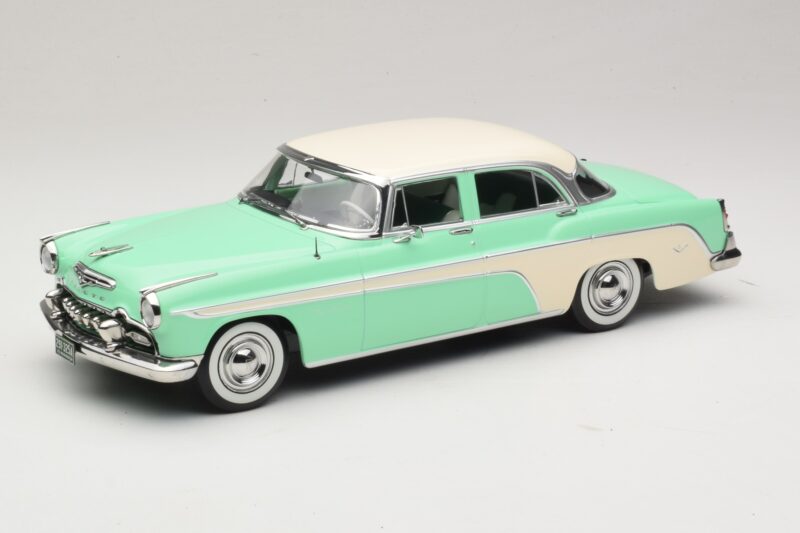 DeSoto Fireflite Sedan Šviesiai Žalia & Kreminė KK-Scale 1:18 KKDC181543 Metalas